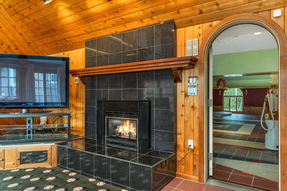 7 Countryside Dr, Gilford, NH 03249