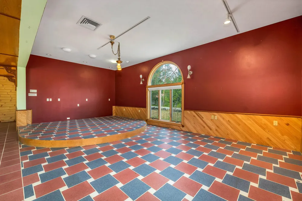 7 Countryside Dr, Gilford, NH 03249