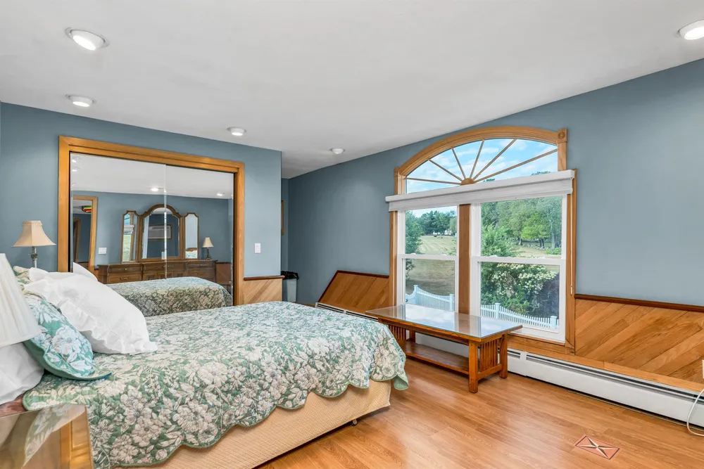 7 Countryside Dr, Gilford, NH 03249
