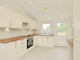 Newcastle Avenue, Worksop thumb 3