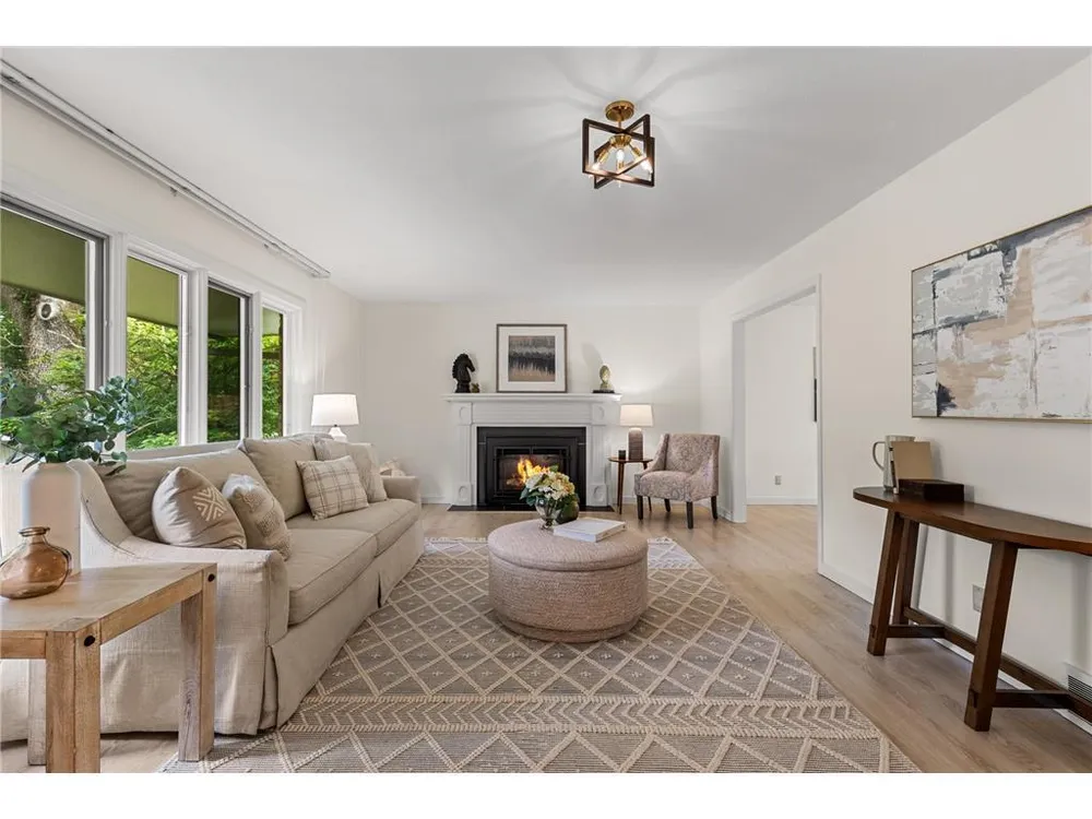 6521 Gleason Rd, Edina, MN 55439