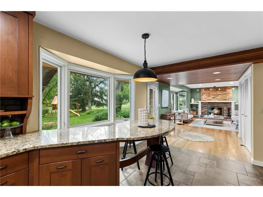 6521 Gleason Rd, Edina, MN 55439