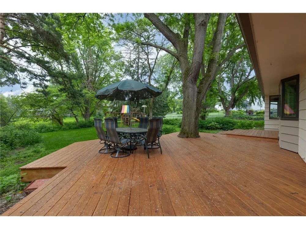 6521 Gleason Rd, Edina, MN 55439