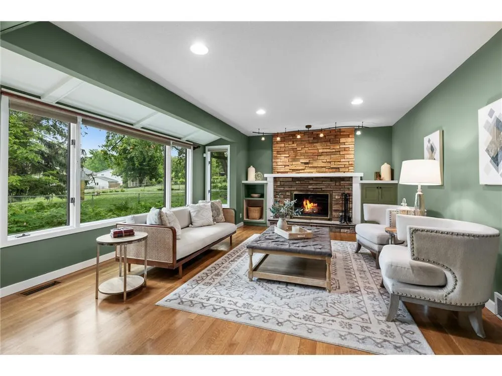 6521 Gleason Rd, Edina, MN 55439
