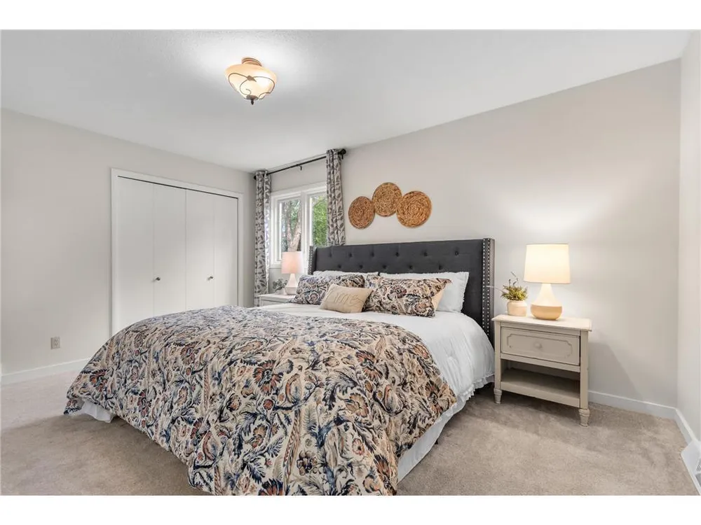 6521 Gleason Rd, Edina, MN 55439