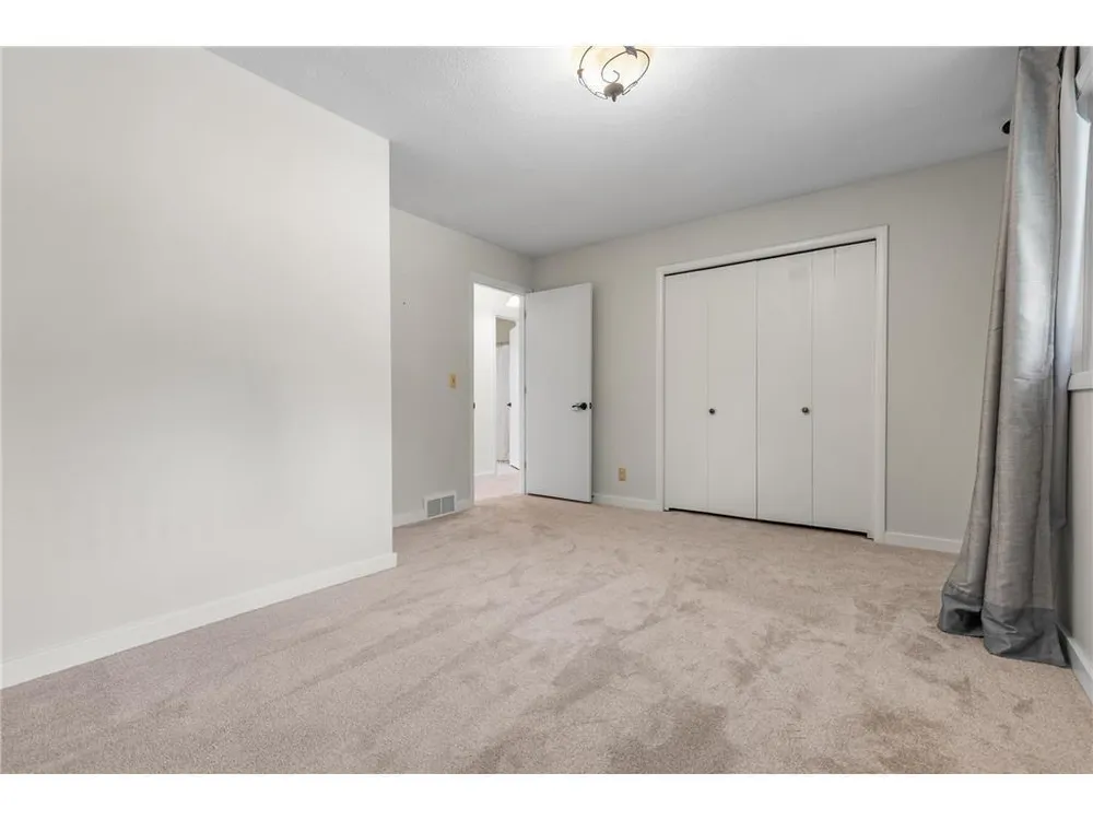 6521 Gleason Rd, Edina, MN 55439