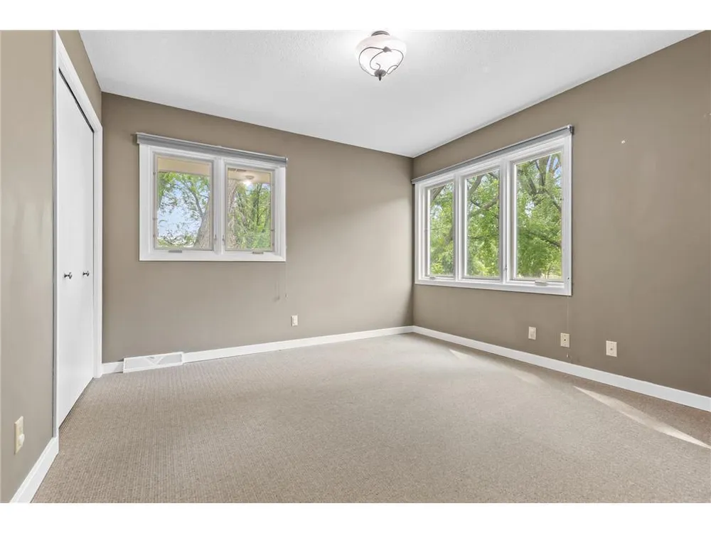 6521 Gleason Rd, Edina, MN 55439