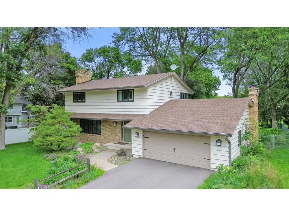 6521 Gleason Rd, Edina, MN 55439