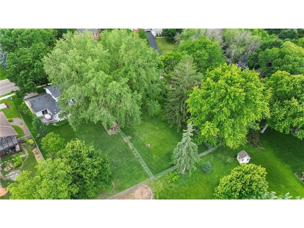 6521 Gleason Rd, Edina, MN 55439