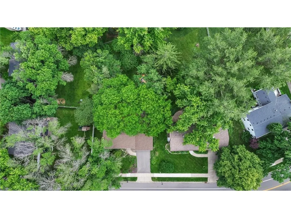 6521 Gleason Rd, Edina, MN 55439