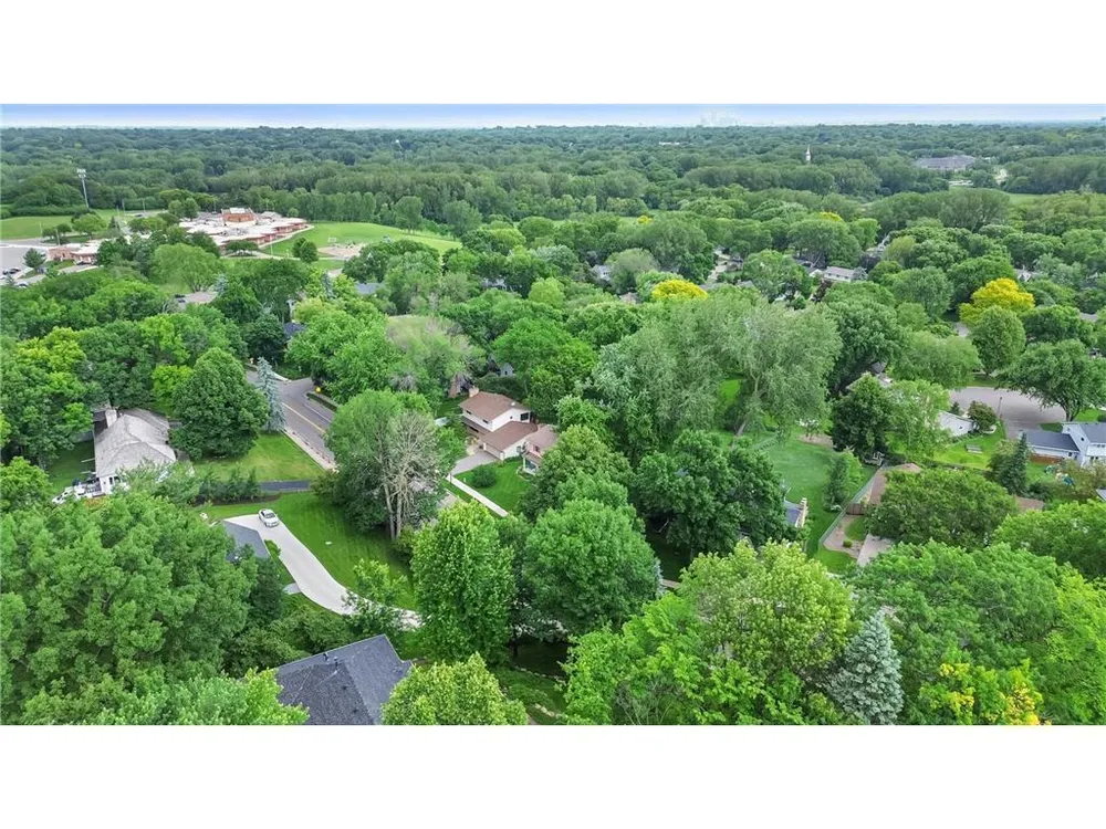 6521 Gleason Rd, Edina, MN 55439