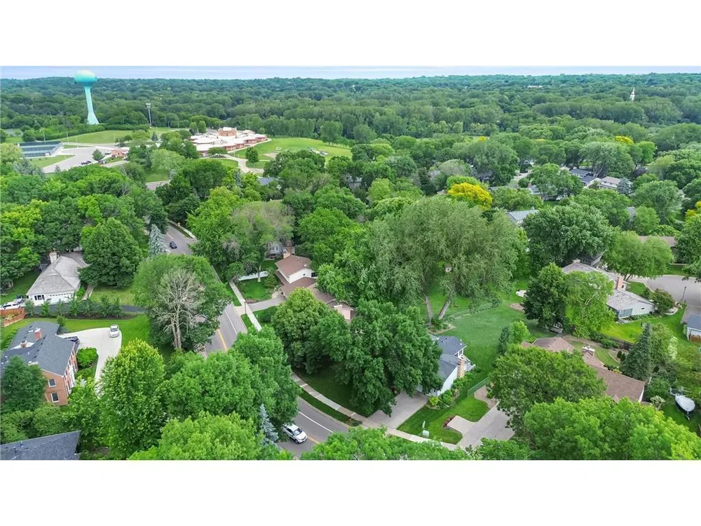 6521 Gleason Rd, Edina, MN 55439