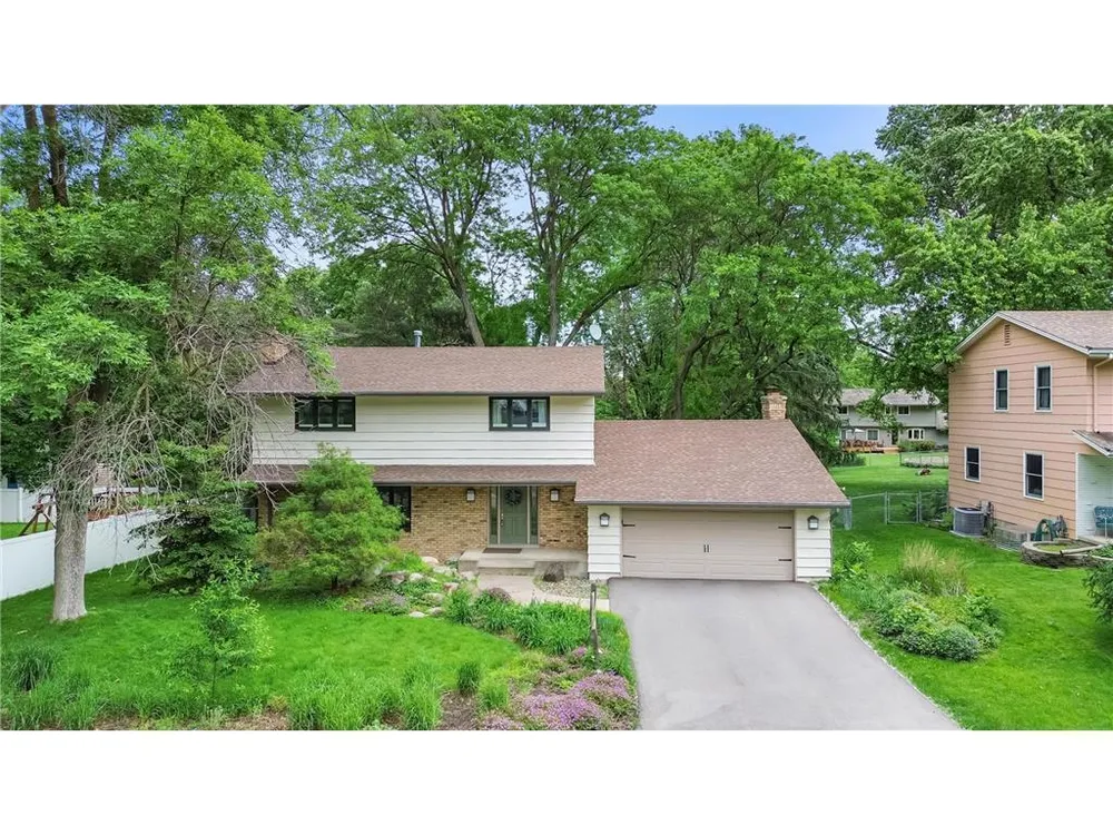 6521 Gleason Rd, Edina, MN 55439