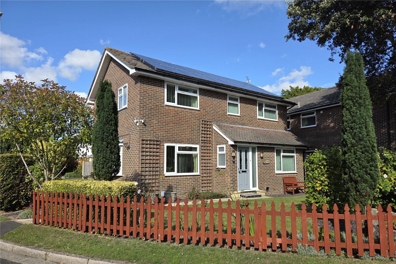 Pine Grove, Havant, Hampshire, PO9 Image 1