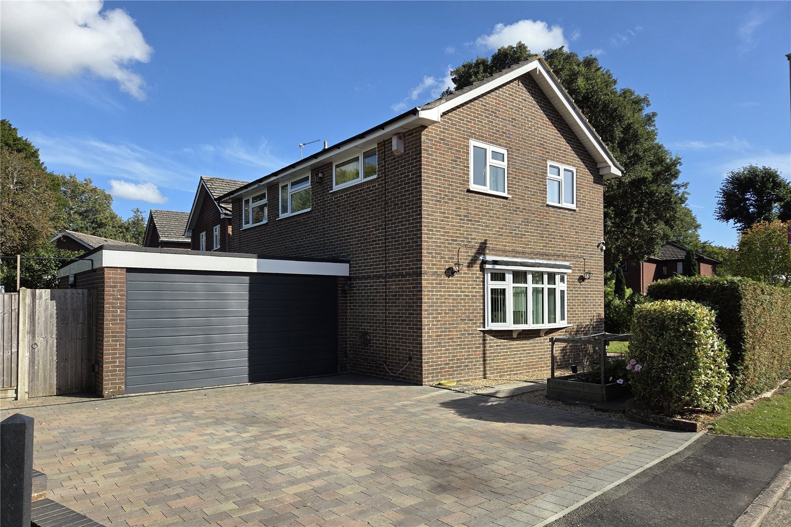Pine Grove, Havant, Hampshire, PO9 Image 6