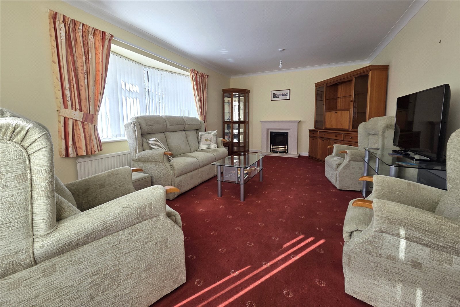 Pine Grove, Havant, Hampshire, PO9 Image 4