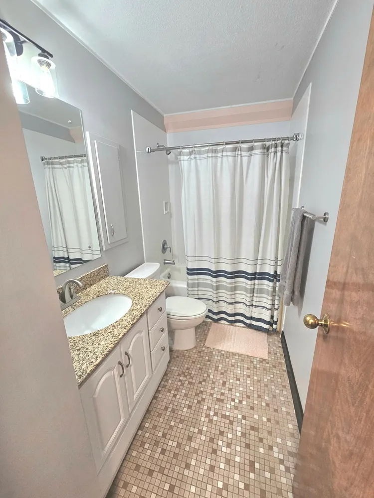 1920 S 1st St, Minneapolis, MN 55454