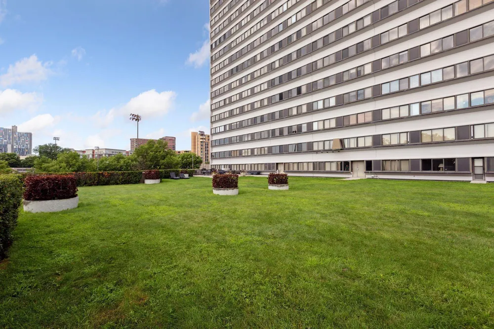 1920 S 1st St, Minneapolis, MN 55454