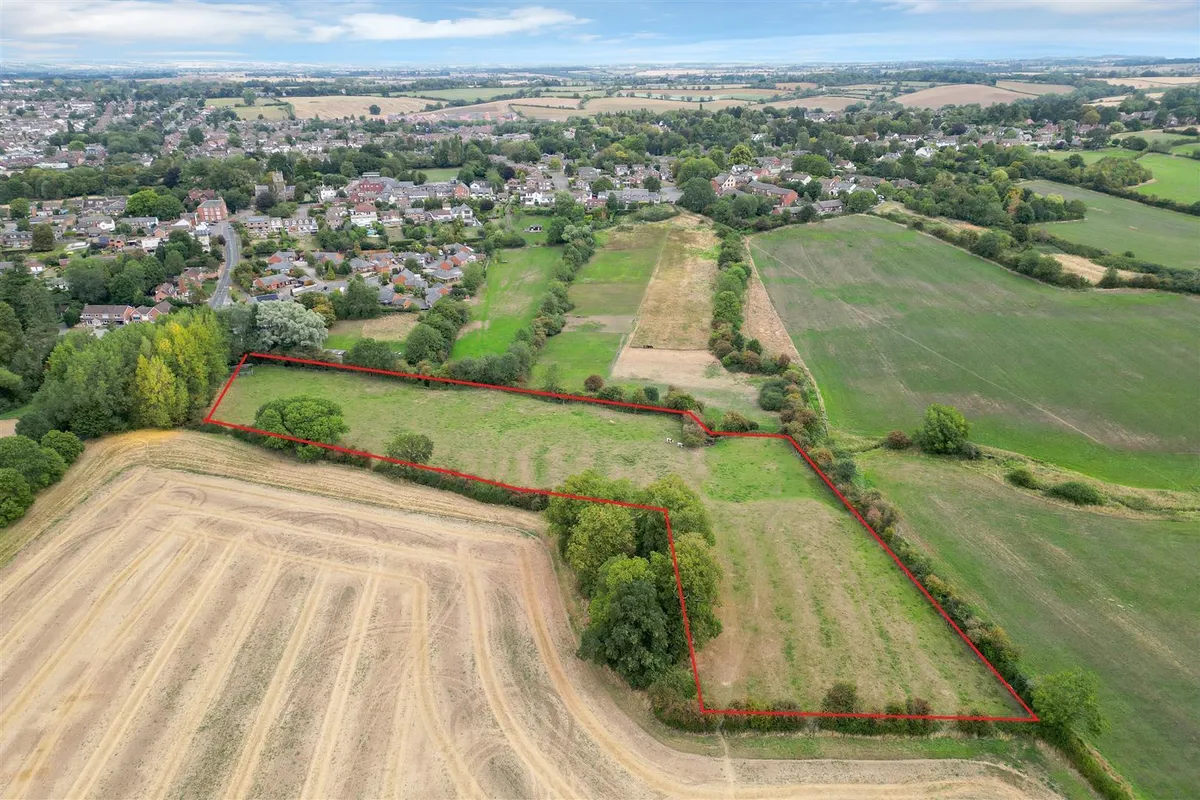 Pastureland on Stoughton Road, Thurnby