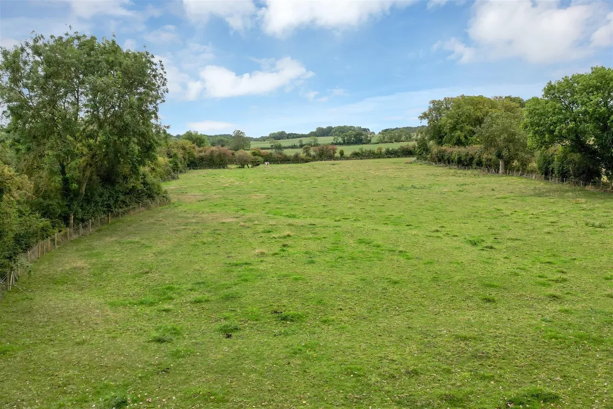 Pastureland on Stoughton Road, Thurnby