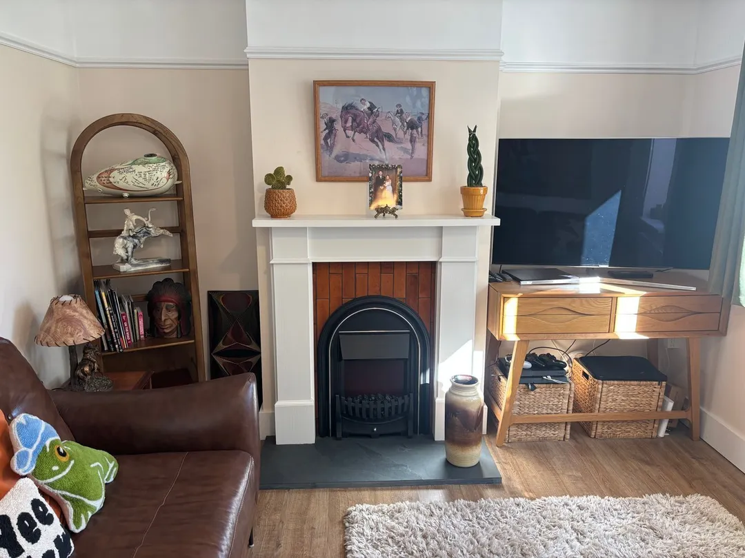 https://mr0.homeflow-assets.co.uk/files/photo/image/45796/2925/_x_/52091833.jpg