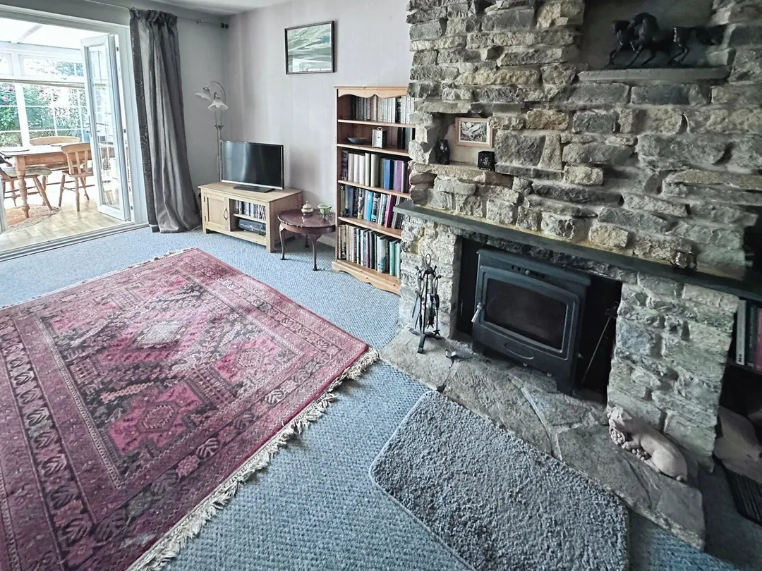 https://mr0.homeflow-assets.co.uk/files/photo/image/45797/5925/_x_/52057960.jpg