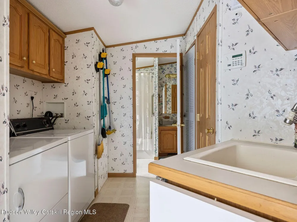 370 Begley Rd, Windham, NY 12496
