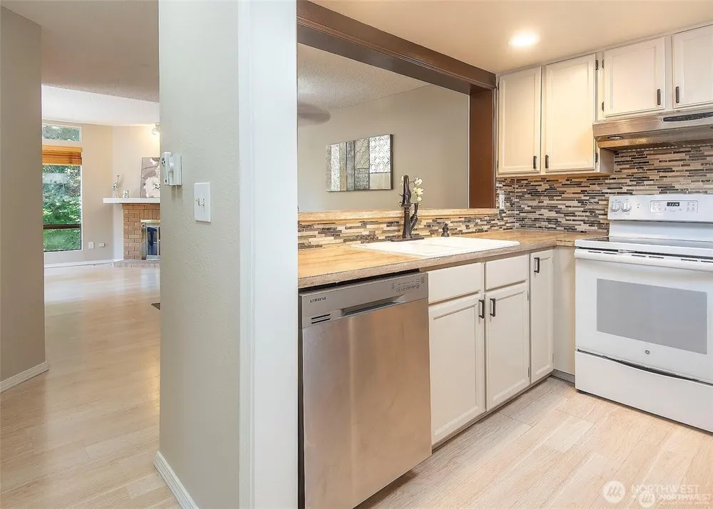 134 SW 116th St, Seattle, WA 98146