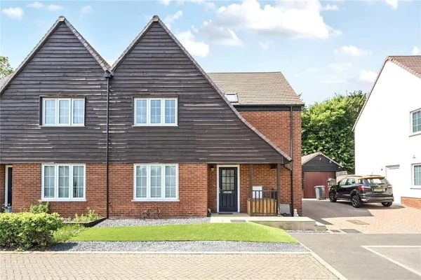 Pigeonswick Close, Stevenage, Hertfor...