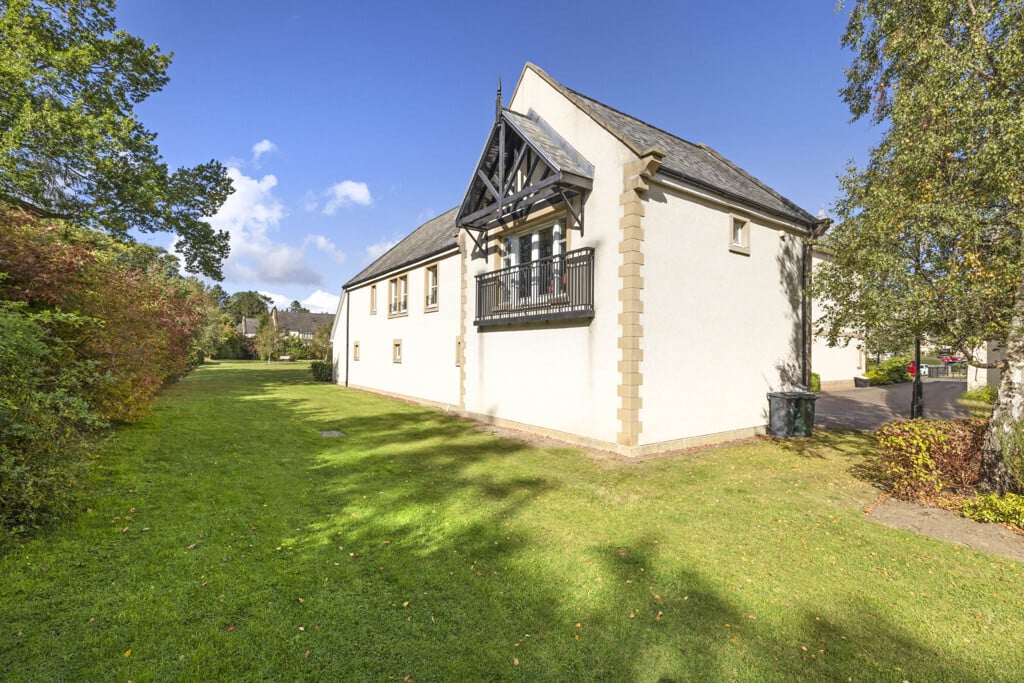 8 Rattray Crescent, Greenbank, Edinburgh, EH10 5TT Image 1