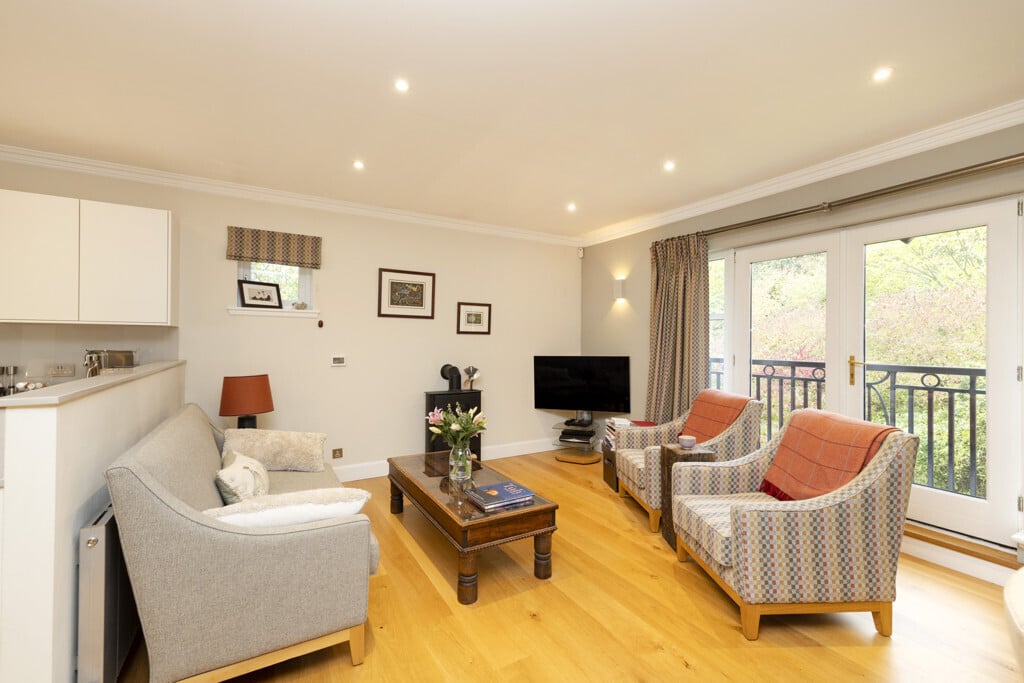 8 Rattray Crescent, Greenbank, Edinburgh, EH10 5TT Image 6