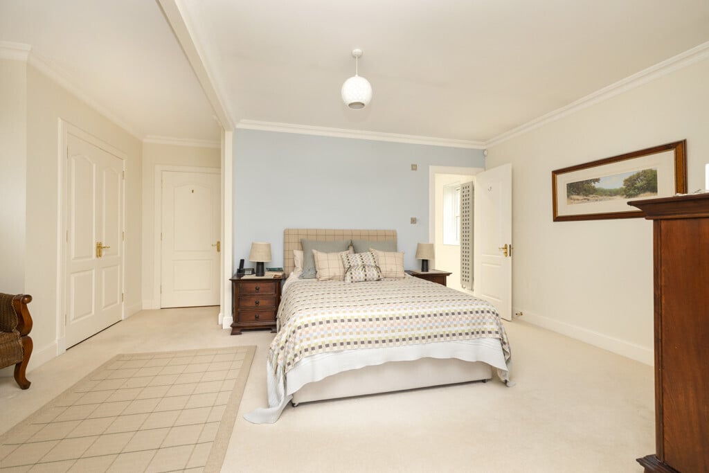 8 Rattray Crescent, Greenbank, Edinburgh, EH10 5TT Image 17