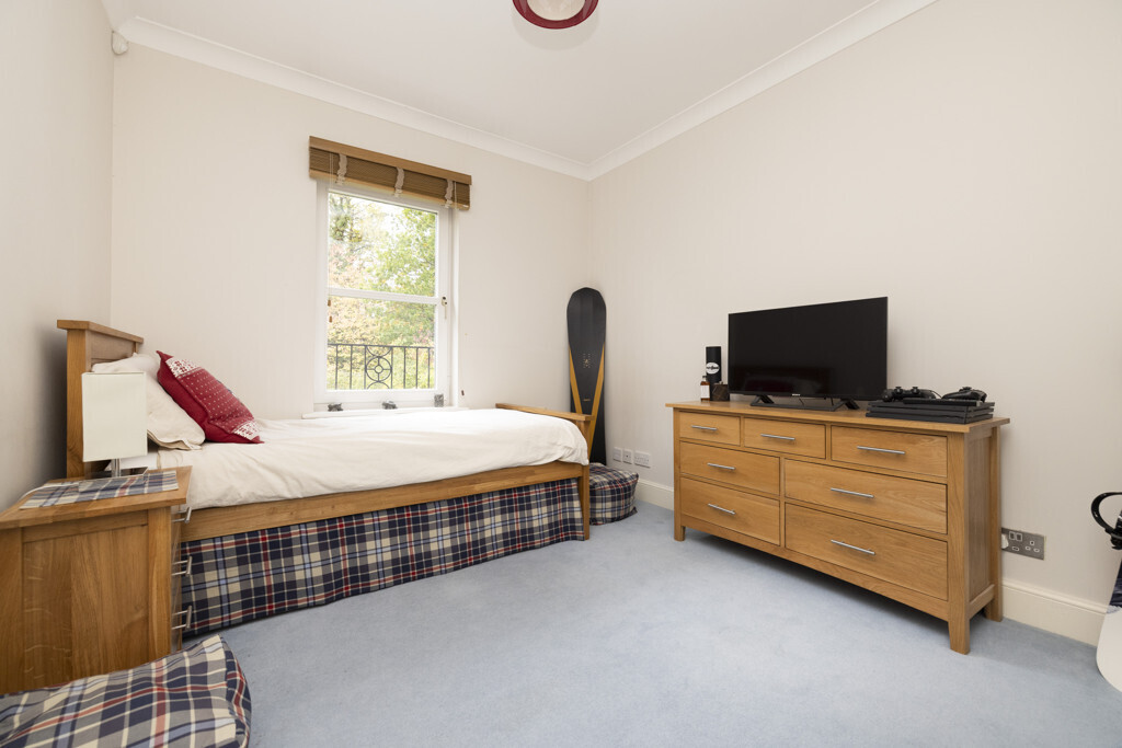 8 Rattray Crescent, Greenbank, Edinburgh, EH10 5TT Image 22