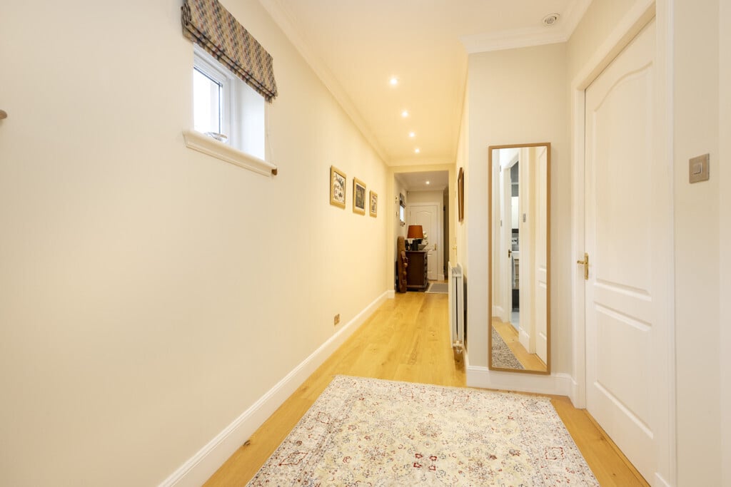 8 Rattray Crescent, Greenbank, Edinburgh, EH10 5TT Image 27