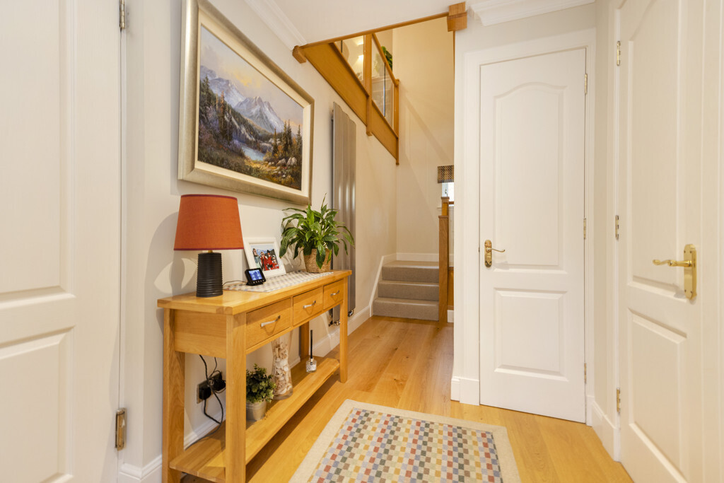 8 Rattray Crescent, Greenbank, Edinburgh, EH10 5TT Image 28