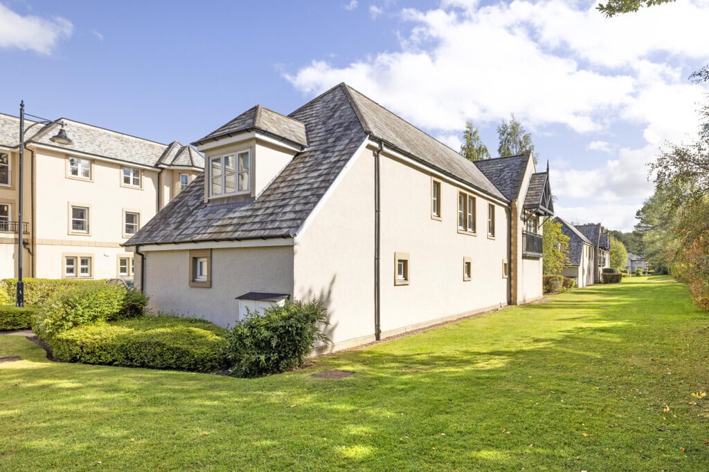 8 Rattray Crescent, Greenbank, Edinburgh, EH10 5TT Image 32