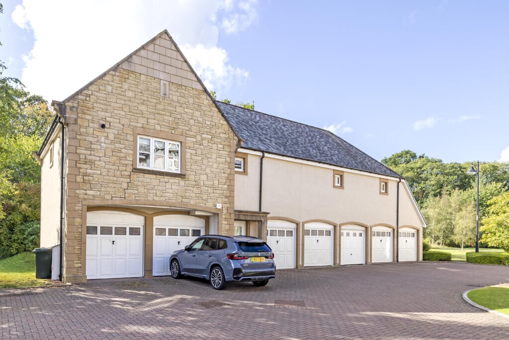8 Rattray Crescent, Greenbank, Edinburgh, EH10 5TT Image 33
