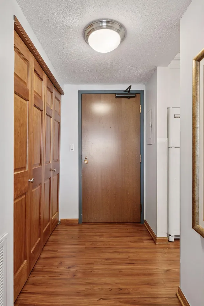 1920 S 1st St, Minneapolis, MN 55454