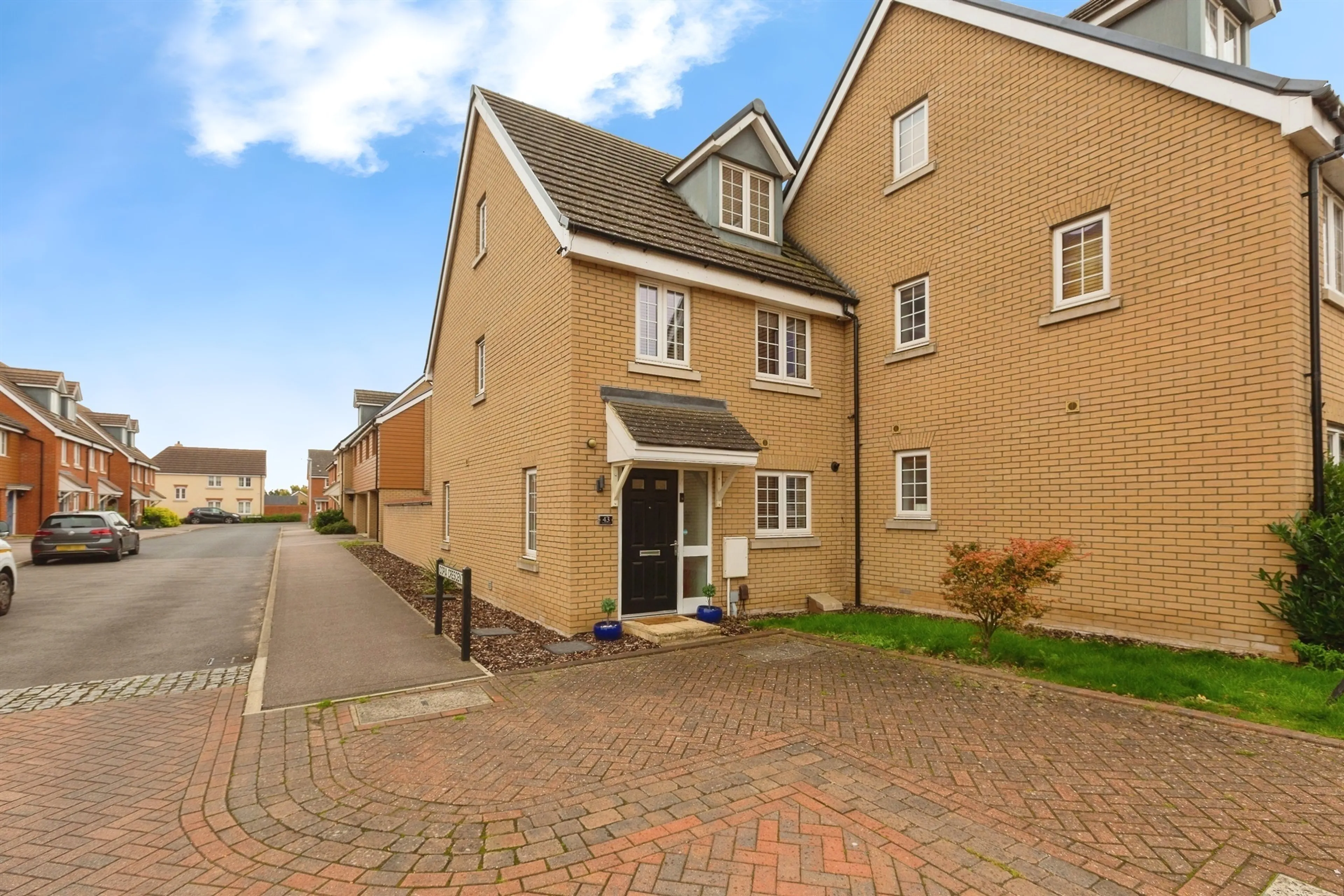 Property photo 0