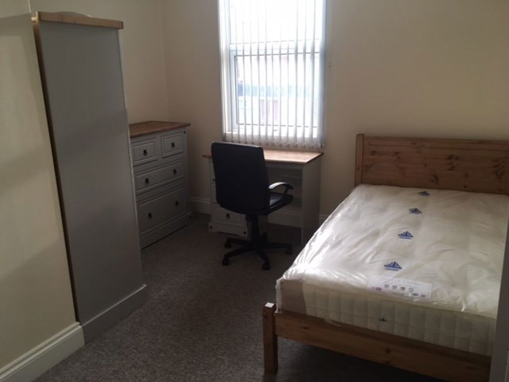 16 Luton Road, B29 7BN Image 7