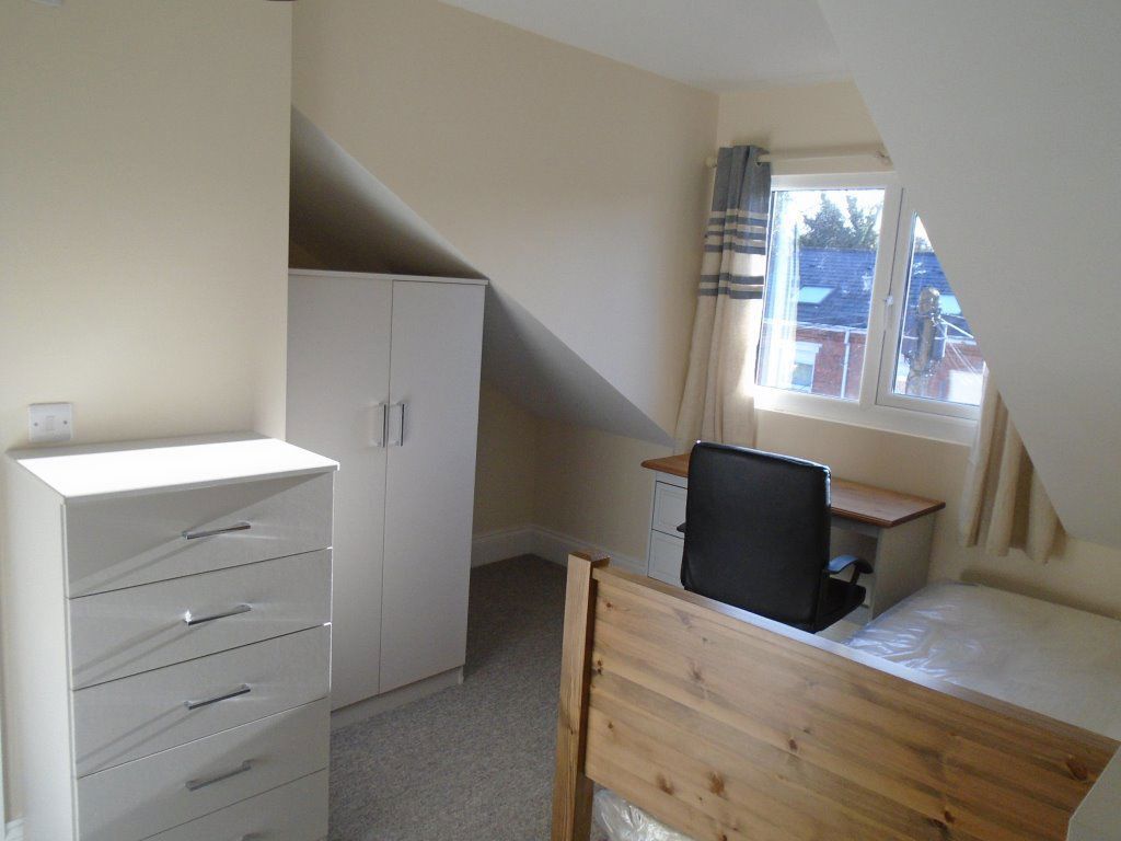 16 Luton Road, B29 7BN Image 8