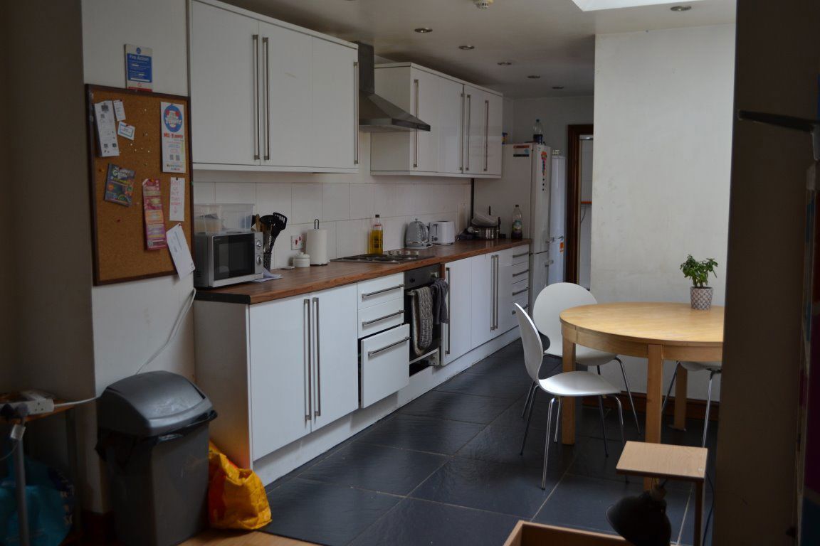 4 Totnes Grove, B29 6EB Image 3