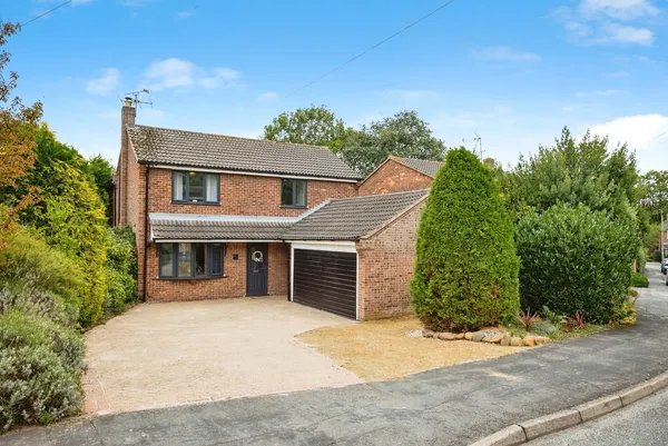 Cropston Avenue, Loughborough, Leices...
