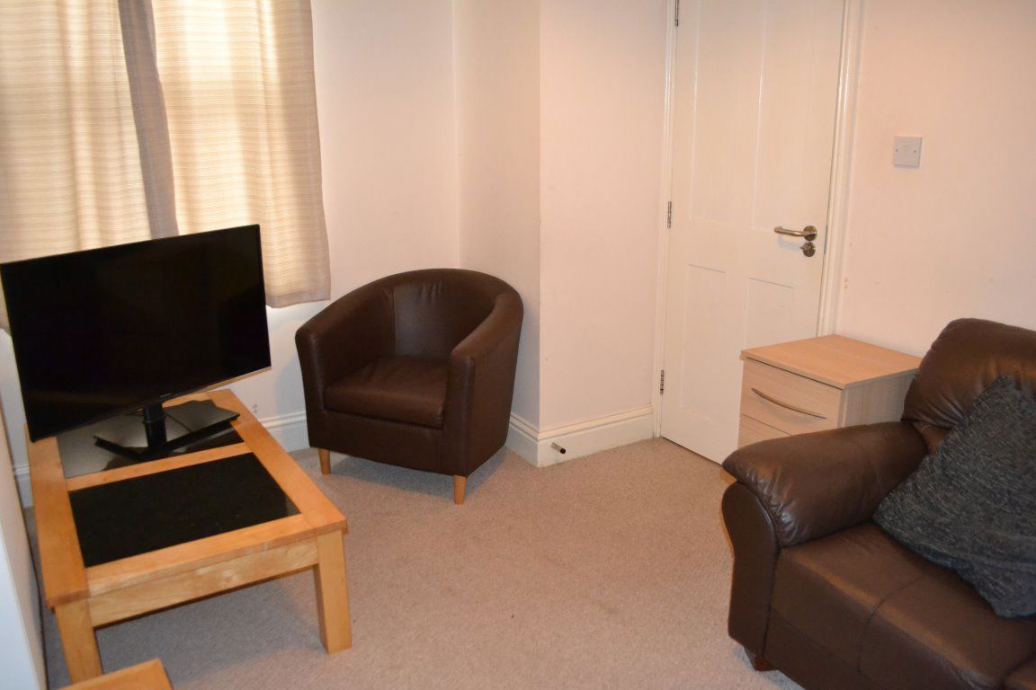 14 Luton Road, B29 7BN Image 7
