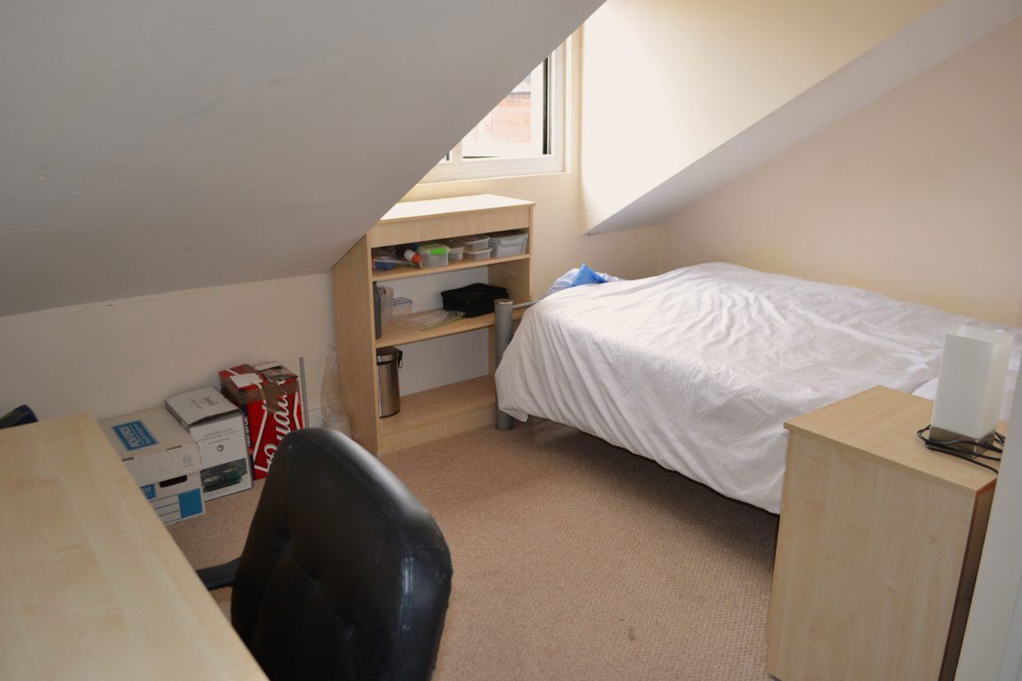 14 Luton Road, B29 7BN Image 13