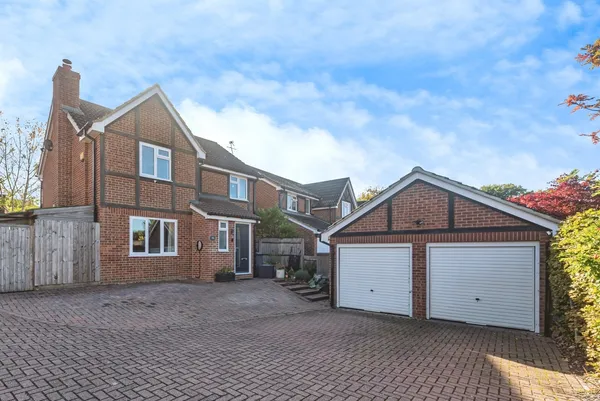Warblington Close, TADLEY, Hampshire,...