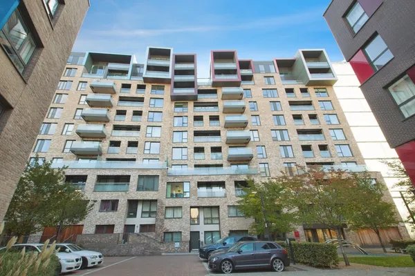 Peartree Way, London, SE10