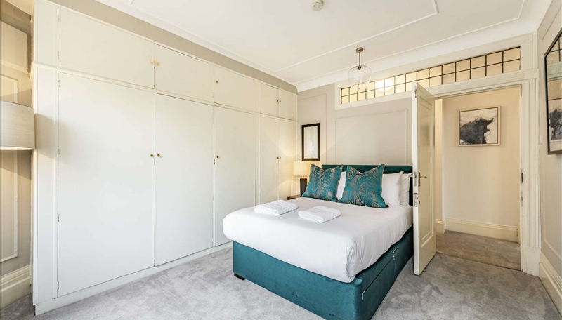 Six Bedroom Apartment To Let Strathmore Court  St Johns Wood NW8 Image 11