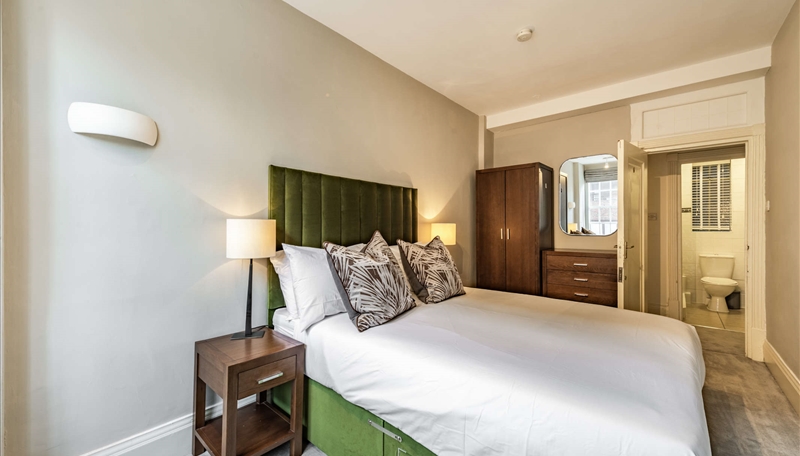 Six Bedroom Apartment To Let Strathmore Court  St Johns Wood NW8 Image 9