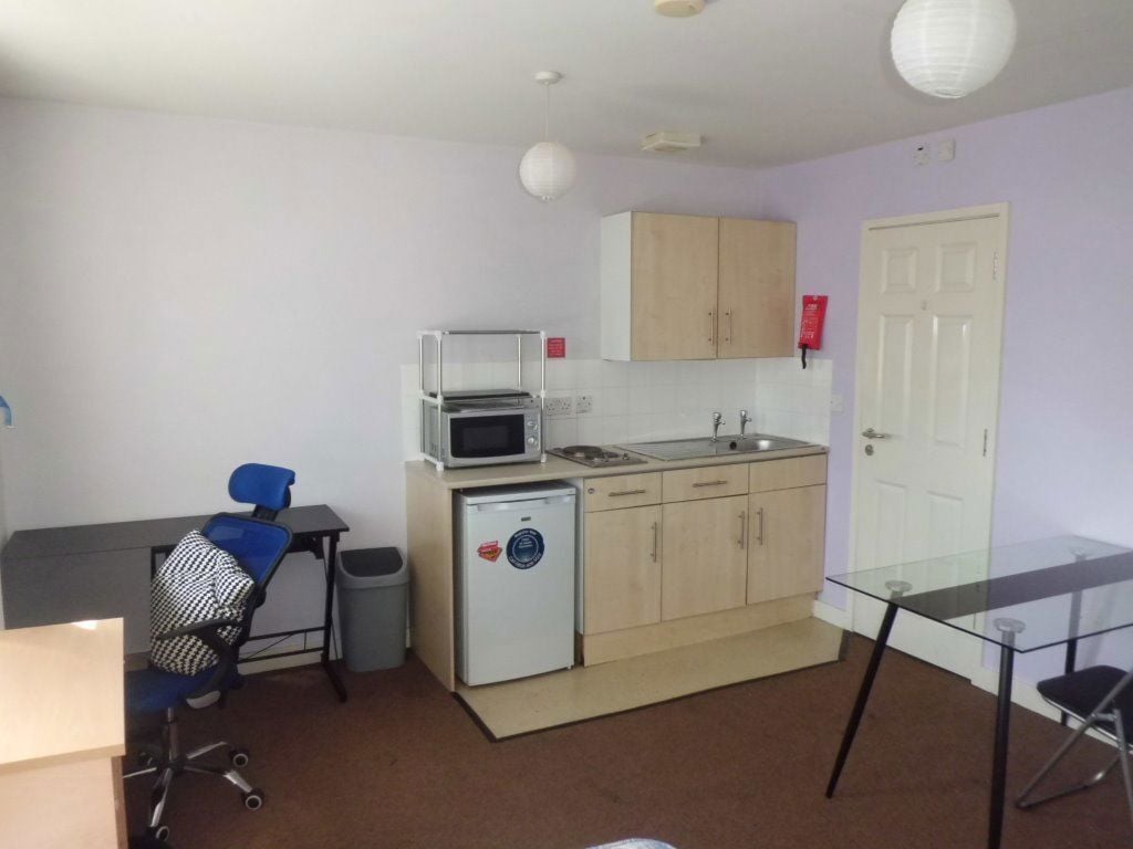 F6 Bournbrook House, B29 6BD Image 1